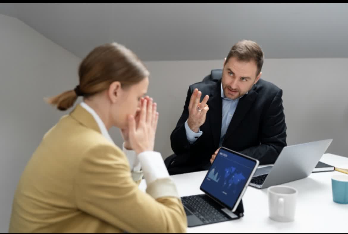 آیا خیار غبن می تواند در برابر علم، تأخیر و جبران  خسارت ایستادگی کند؟