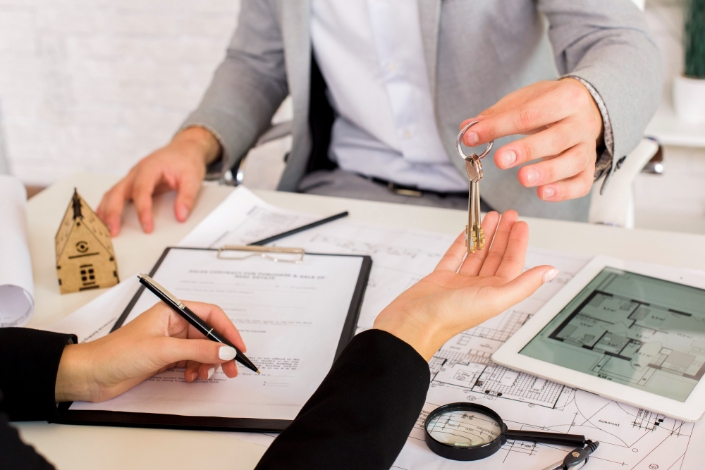 بررسی ابهامات جهات کیفری قانون الزام به ثبت رسمی معاملات غیر منقول
